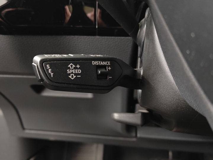 Foto 15 van Audi Q8