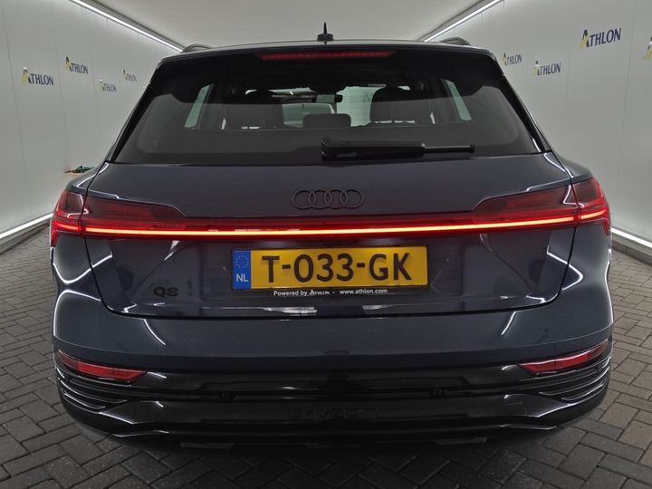 Foto 19 van Audi Q8