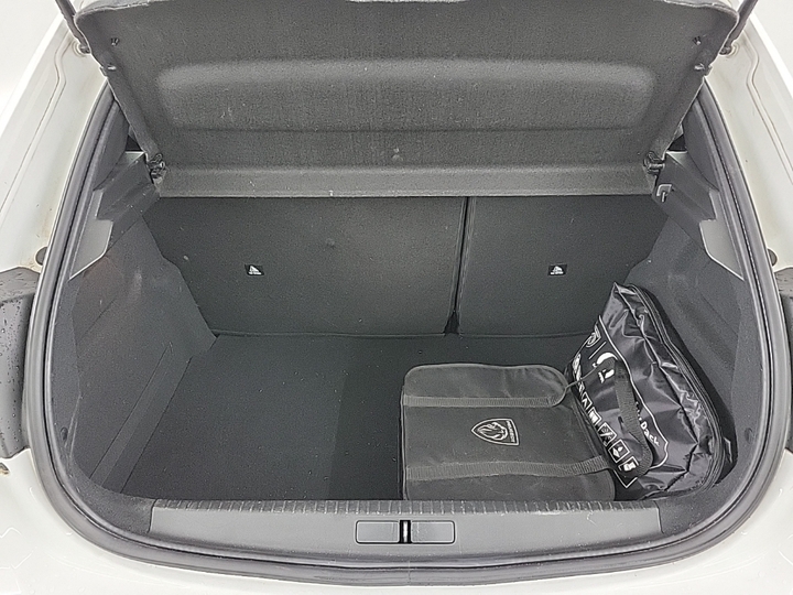 Photo 6 of Peugeot E-208