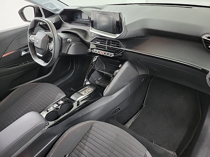 Photo 7 of Peugeot E-208