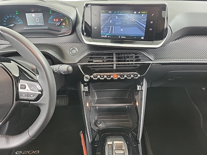 Photo 14 of Peugeot E-208