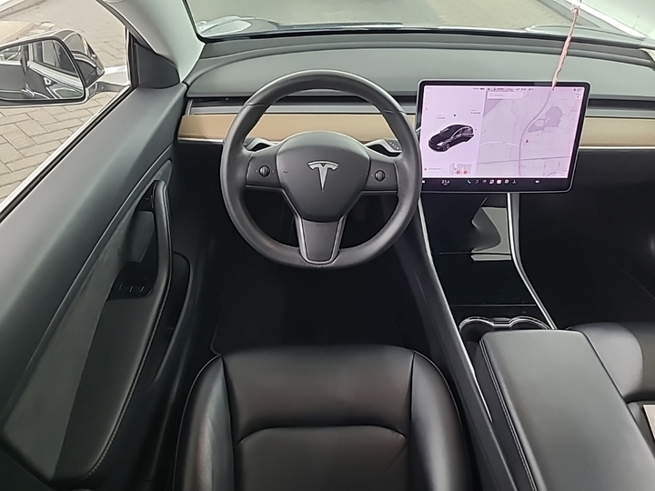 Foto 9 van Tesla Model 3