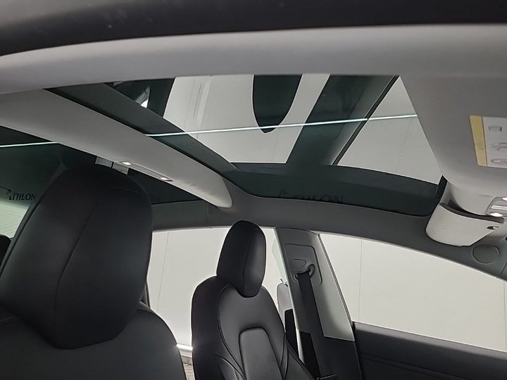 Foto 18 van Tesla Model 3