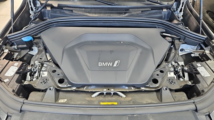 Foto 12 van BMW ix1