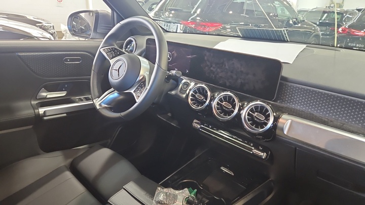 Foto 7 van Mercedes EQB