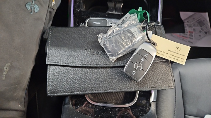 Foto 12 van Mercedes EQB