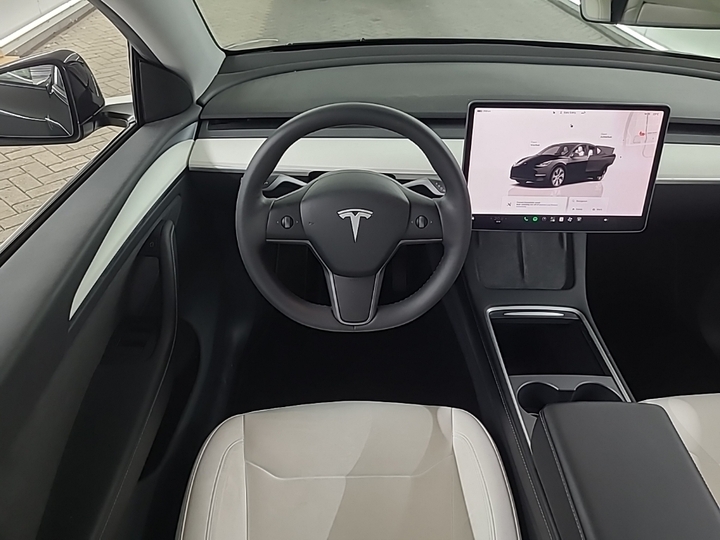 Foto 8 van Tesla Model Y