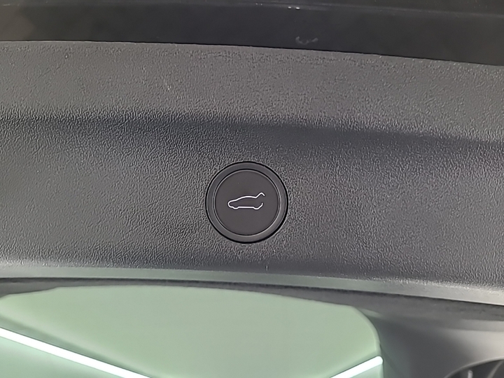Foto 14 van Tesla Model Y
