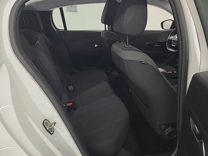 Foto 7 van Peugeot E-208