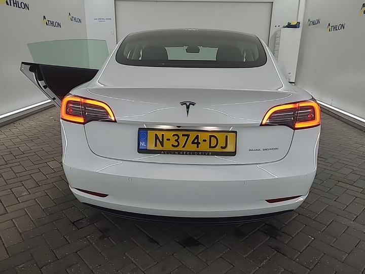 Foto 18 van Tesla Model 3