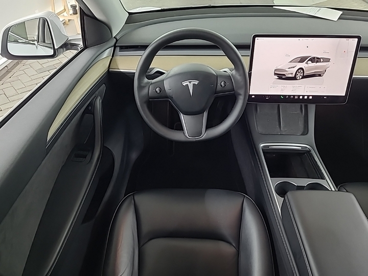 Foto 9 van Tesla Model Y