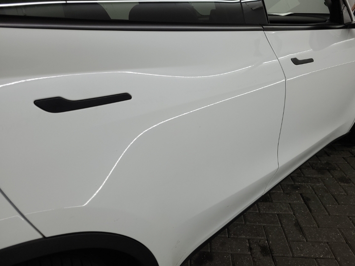 Foto 23 van Tesla Model Y