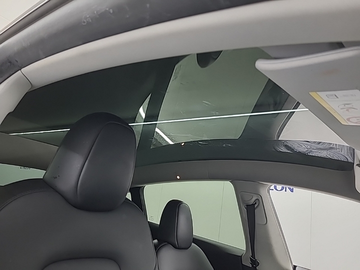 Foto 13 van Tesla Model Y