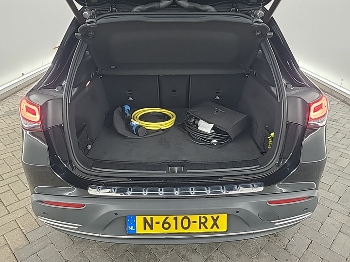Photo 6 of Mercedes EQA