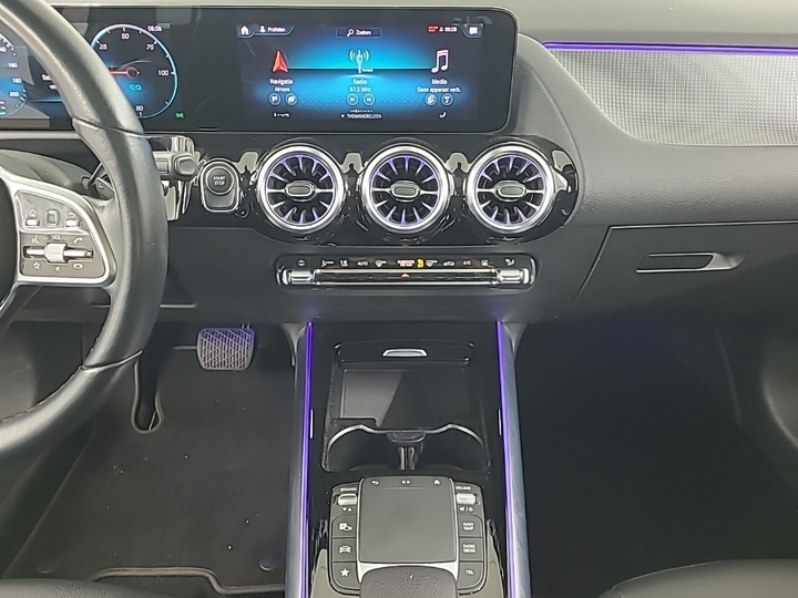 Photo 11 of Mercedes EQA