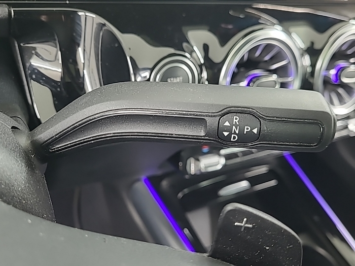 Photo 13 of Mercedes EQA