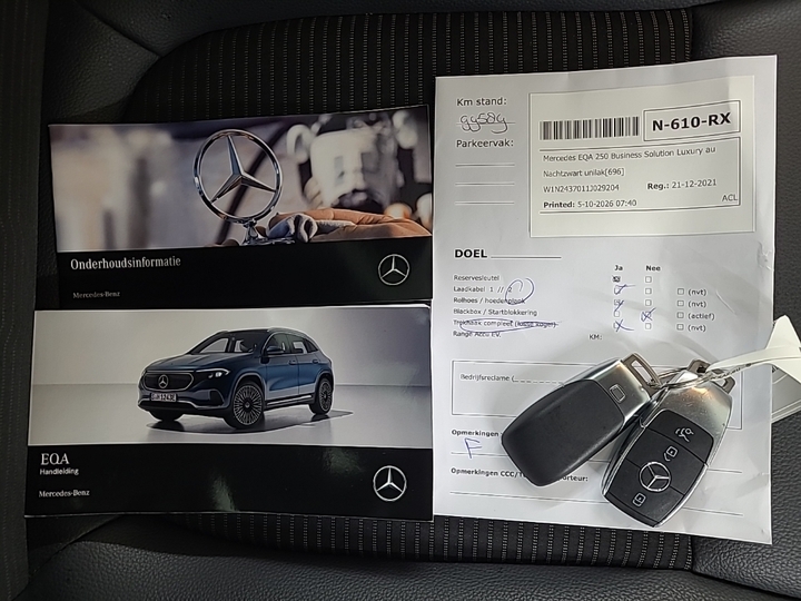 Photo 14 of Mercedes EQA