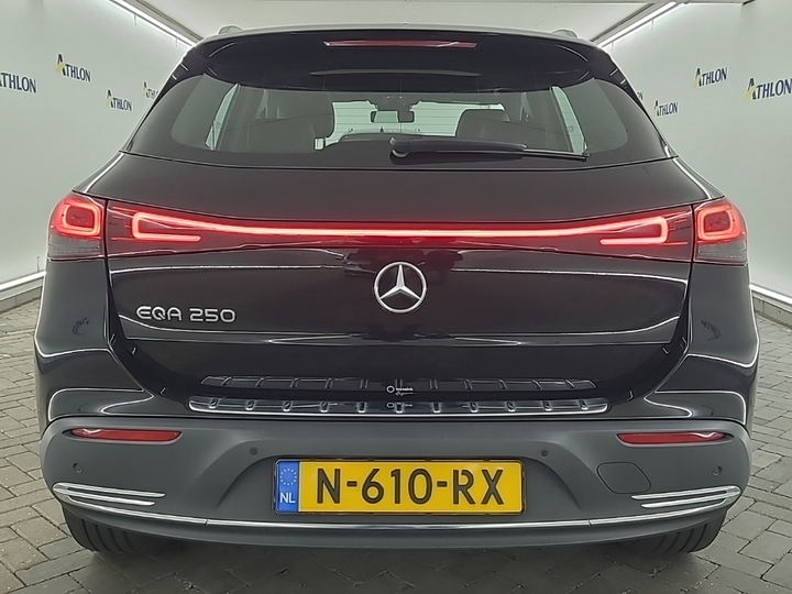 Photo 16 of Mercedes EQA
