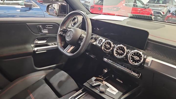 Foto 8 van Mercedes EQB