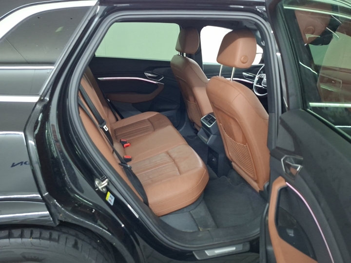 Foto 6 van Audi e-tron
