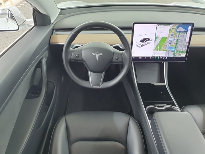 Foto 9 van Tesla Model 3
