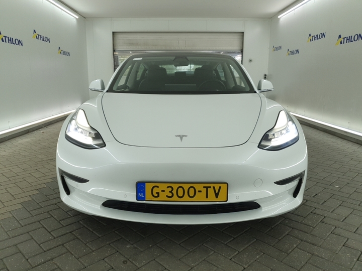 Foto 15 van Tesla Model 3