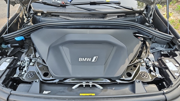 Foto 12 van BMW ix1