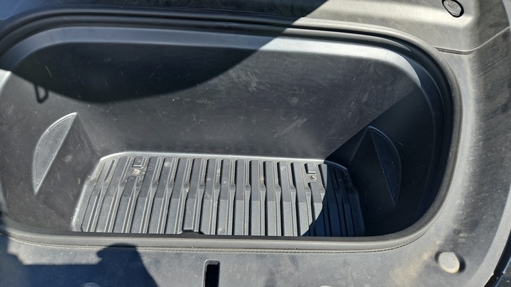 Foto 10 van Tesla Model Y