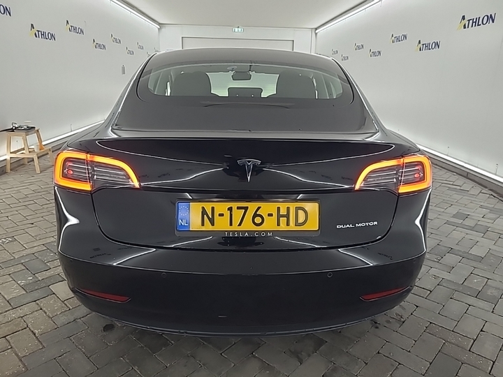 Foto 15 van Tesla Model 3