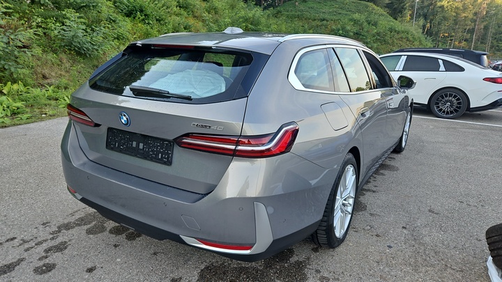 Foto 4 van BMW i5