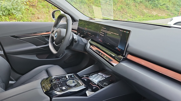 Foto 7 van BMW i5