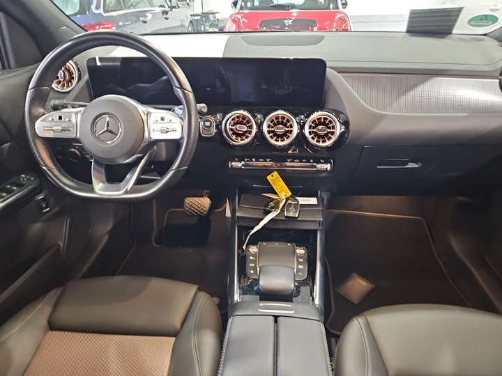 Foto 7 van Mercedes EQA