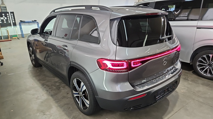 Foto 4 van Mercedes EQB