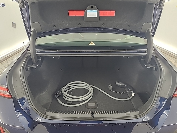 Foto 6 van BMW i5
