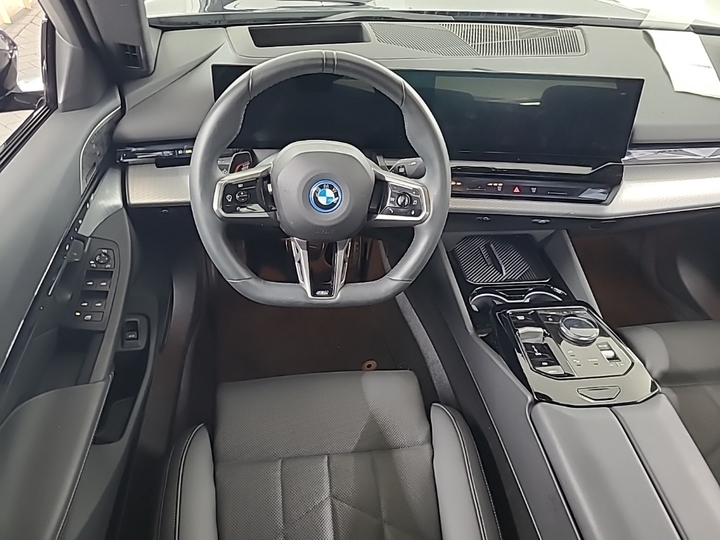 Foto 9 van BMW i5