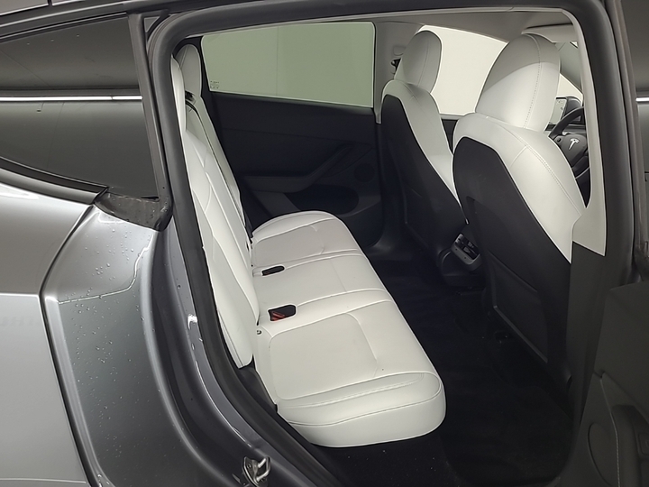Foto 6 van Tesla Model Y