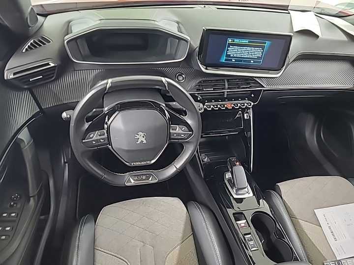 Photo 9 of Peugeot E-2008