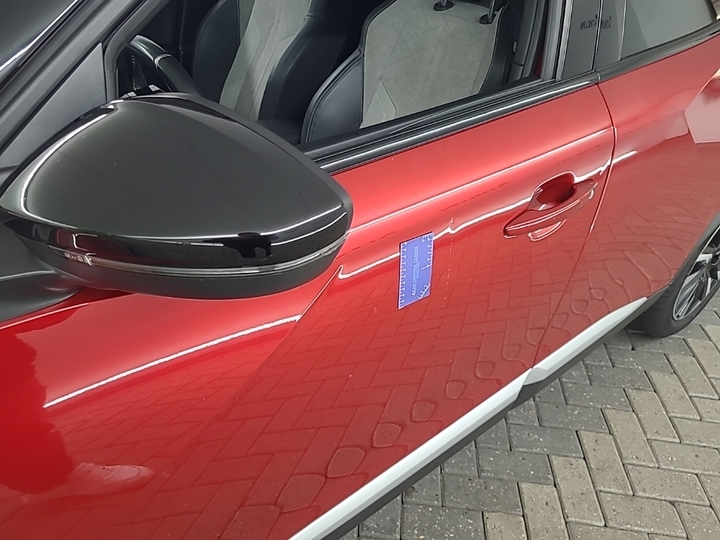 Photo 20 of Peugeot E-2008