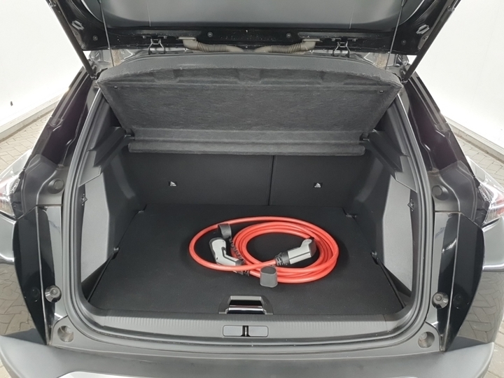 Foto 5 van Peugeot E-2008