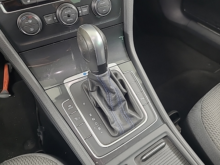 Foto 12 van Volkswagen E-Golf