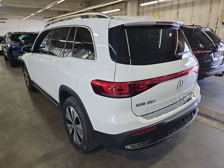 Foto 4 van Mercedes EQB