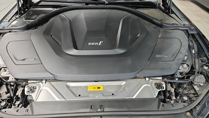 Foto 11 van BMW i4