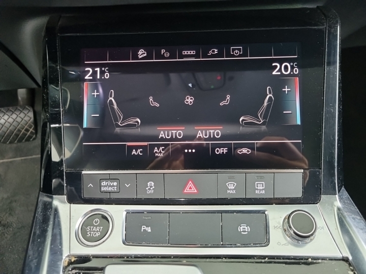 Foto 10 van Audi e-tron sportback