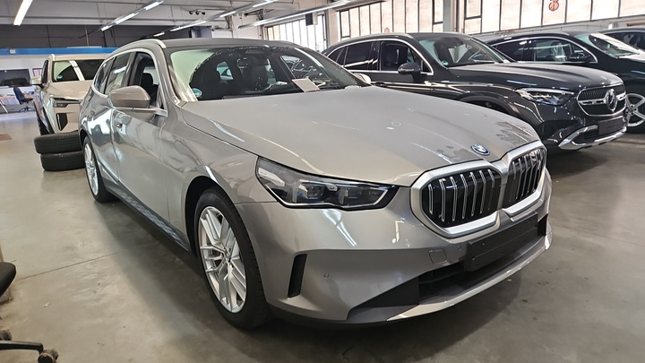 Foto 3 van BMW i5