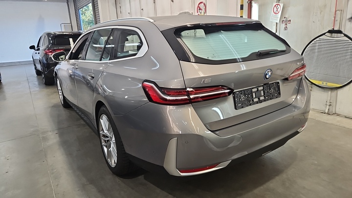 Foto 4 van BMW i5