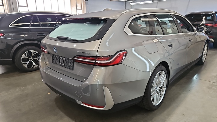 Foto 5 van BMW i5