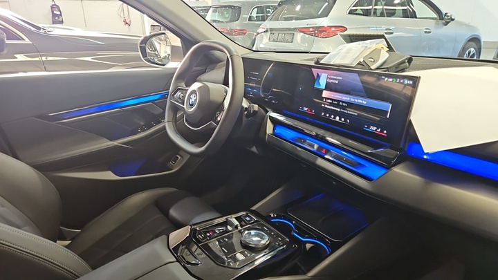 Foto 8 van BMW i5