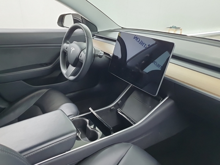 Photo 5 of Tesla Model 3