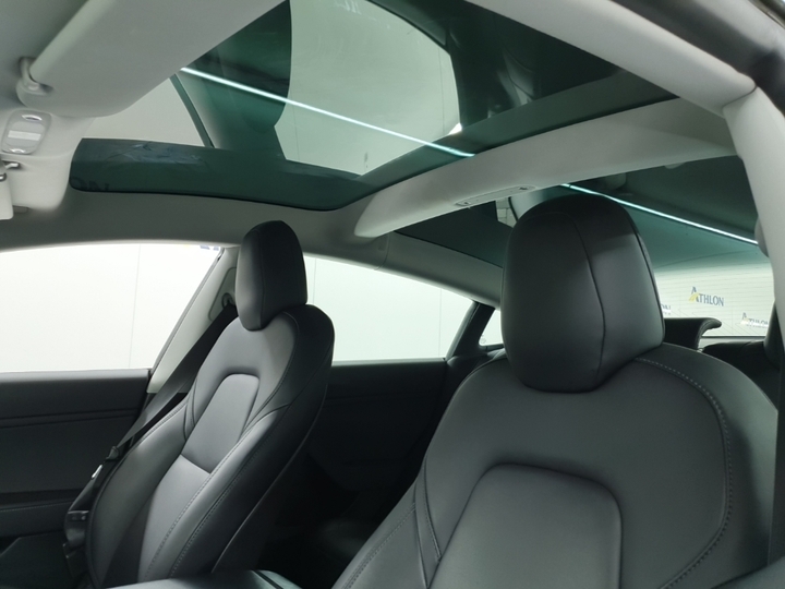 Photo 13 of Tesla Model 3