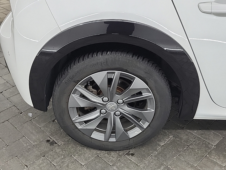 Foto 18 van Peugeot E-208